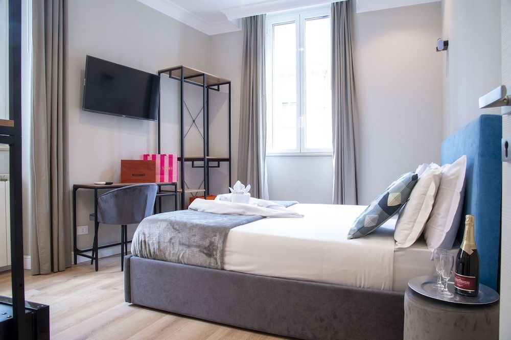 AD Suites Tritone 1