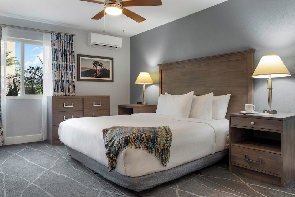 Club Wyndham Dolphin's Cove 1