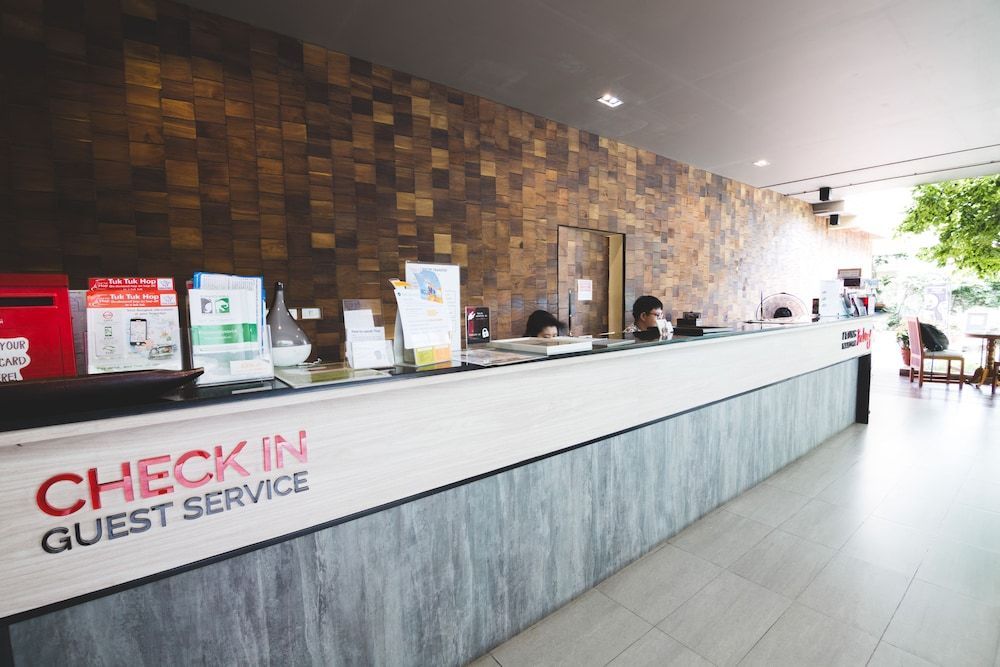 Feung Nakorn Balcony Rooms and Cafe 2