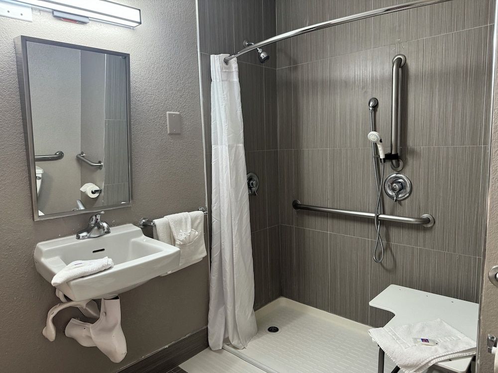 Motel 6 Hollywood 2