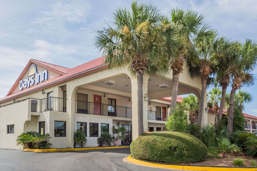 Days Inn by Wyndham Destin 1