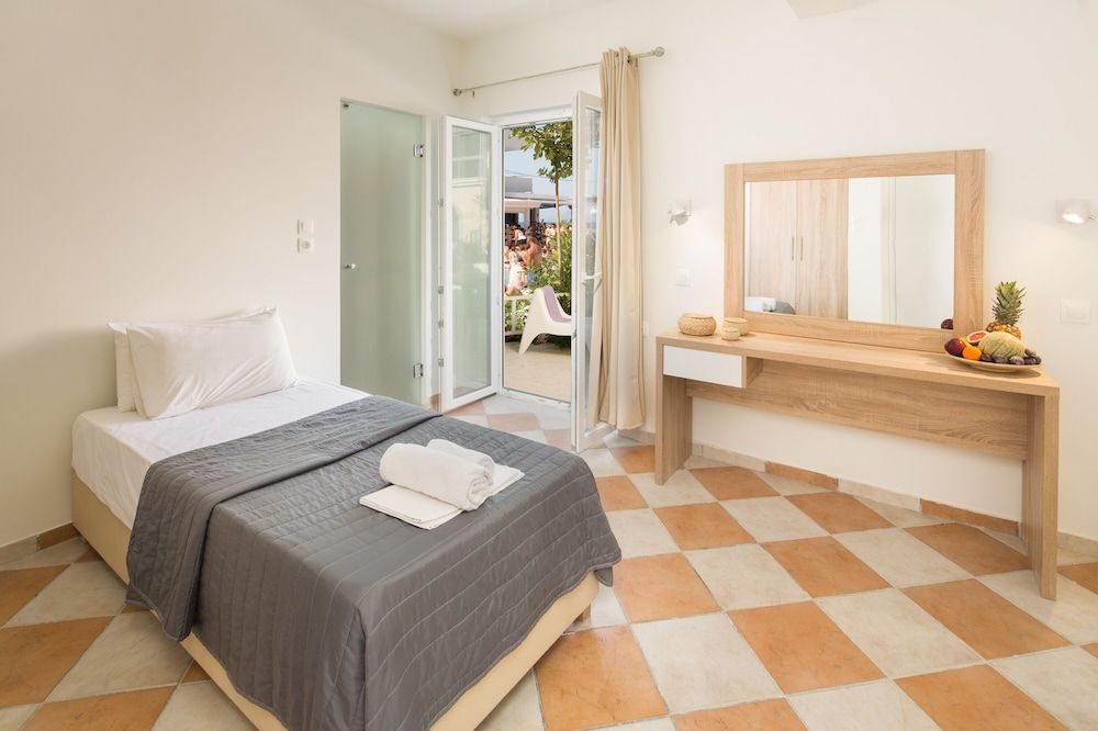 Paralia studios 2