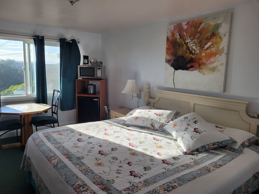 Newport Bay Motel 2