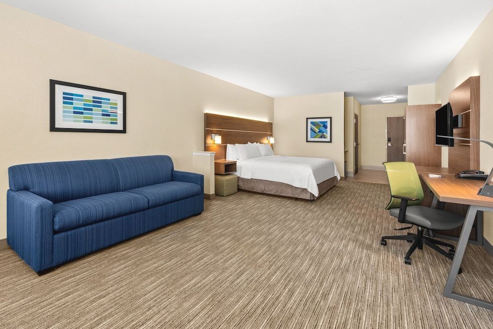 Holiday Inn Express & Suites SUISUN CITY by IHG 2