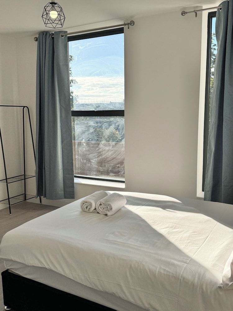 Ealing Broadway Great Stay 7-Minute Walk from the Underground 2
