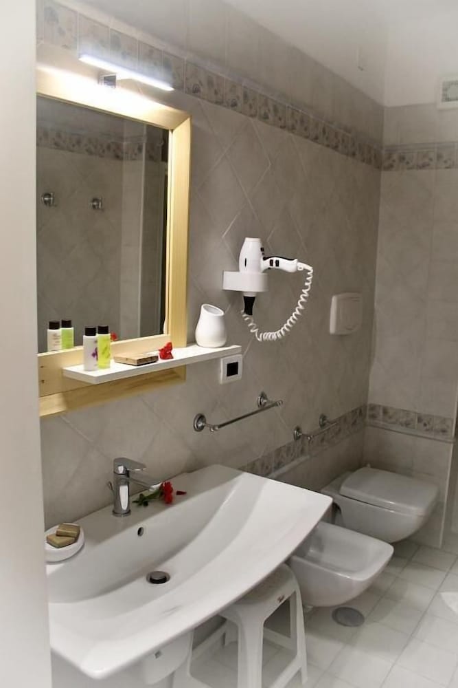 Hotel Lo Smeraldo - Oasi degli Ulivi 1