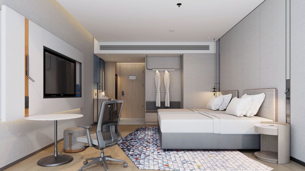 Holiday Inn Express Shenzhen Bay by IHG 1