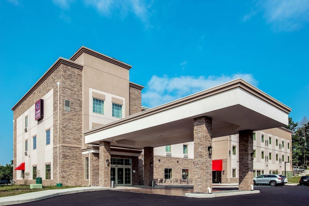 Comfort Suites Fishkill near Interstate 84 1