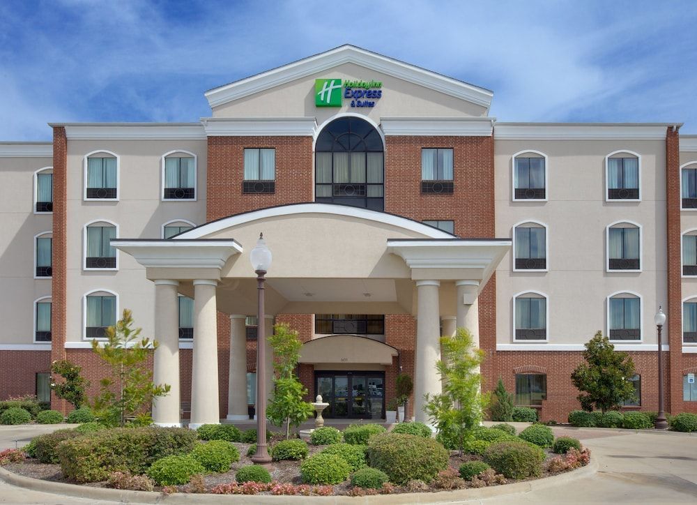 Holiday Inn Express & Suites ENNIS by IHG 1