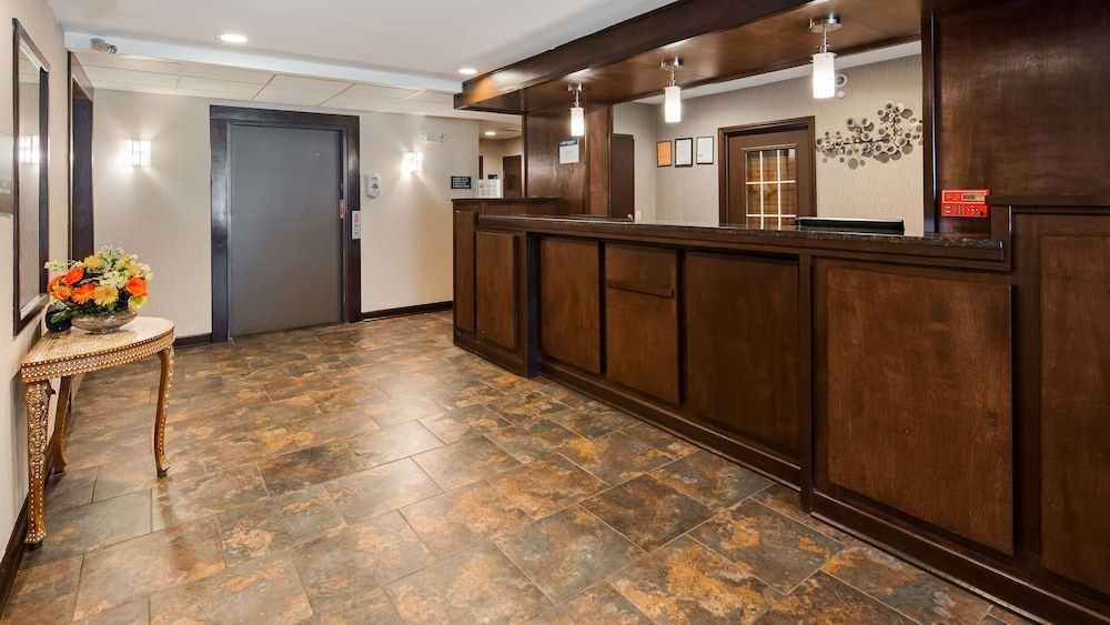 Best Western Crown Inn & Suites - Batavia 2