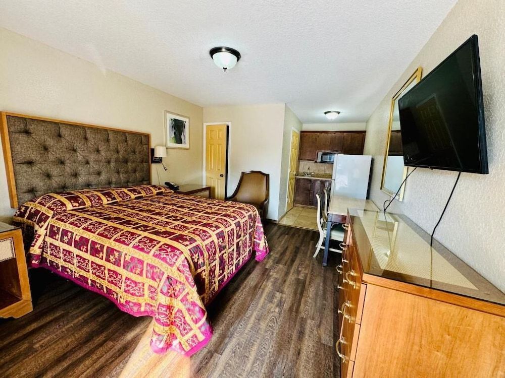 Bostonian Inn & Suites 1