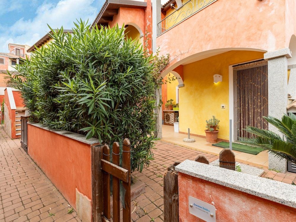 Apt con giardino, a 300-metre-tall mare 2