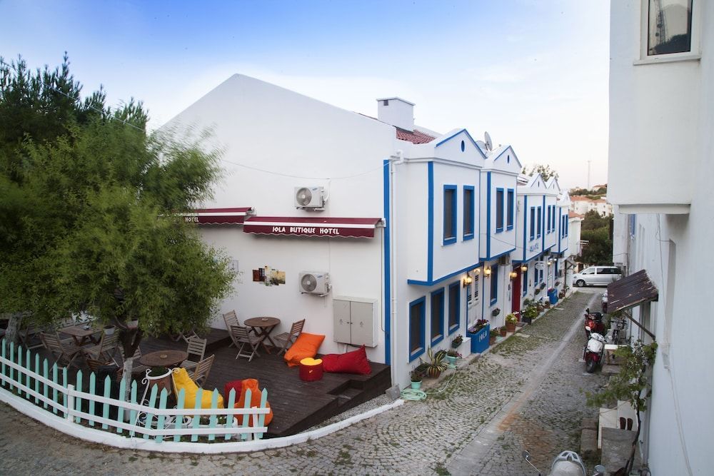 Iola Hotel 1