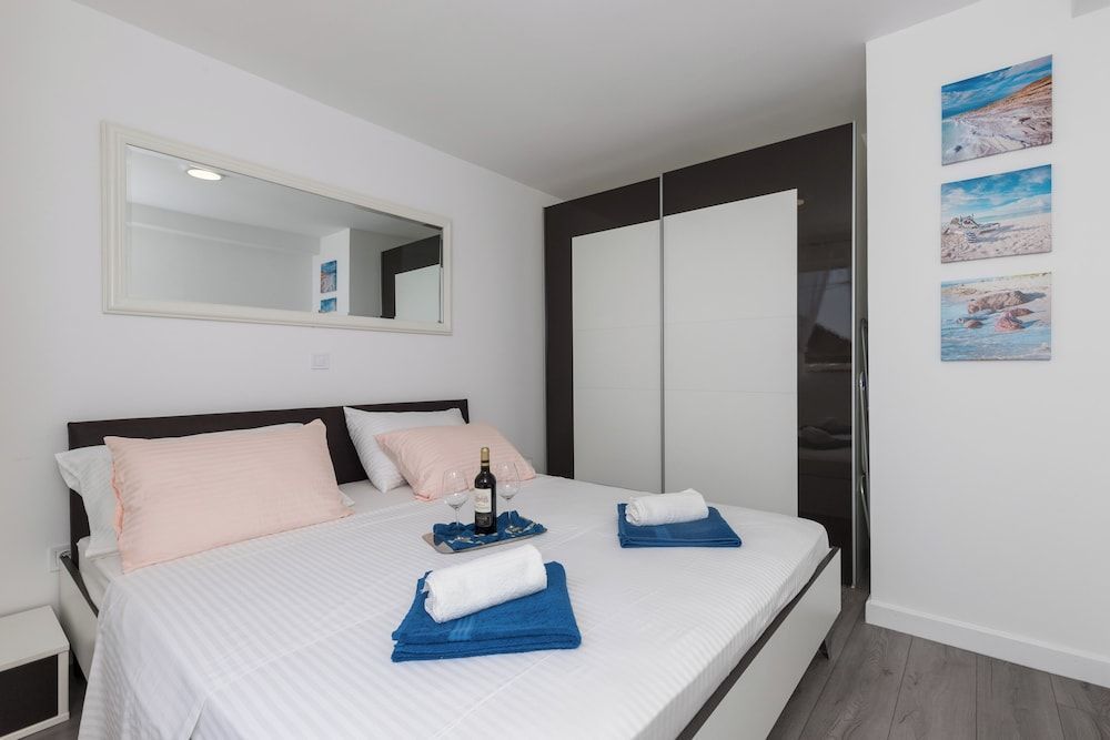 Apartment Semi 2