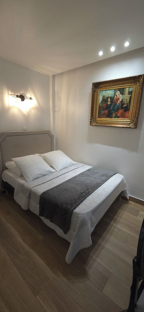 Camelia Prestige - Place de la Nation 1