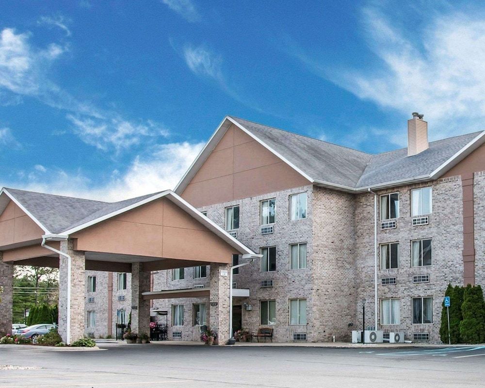 Comfort Inn Whitehall near Michigan's Adventure 1