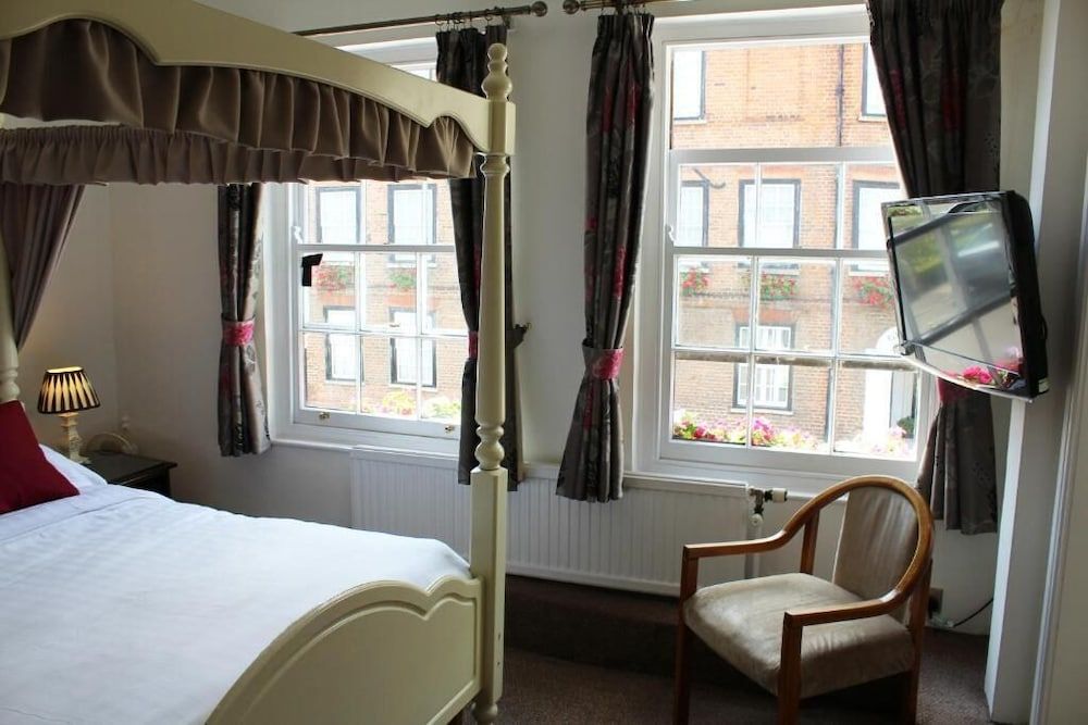 The Lion Hotel 2