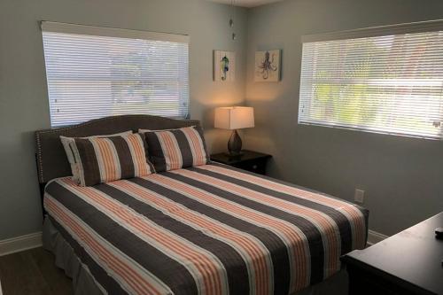Marco Island Lakeside Inn 2