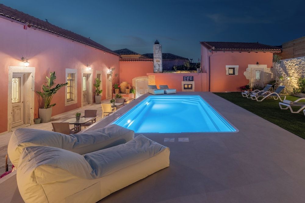 Arhontiko Arhanes Suites 1
