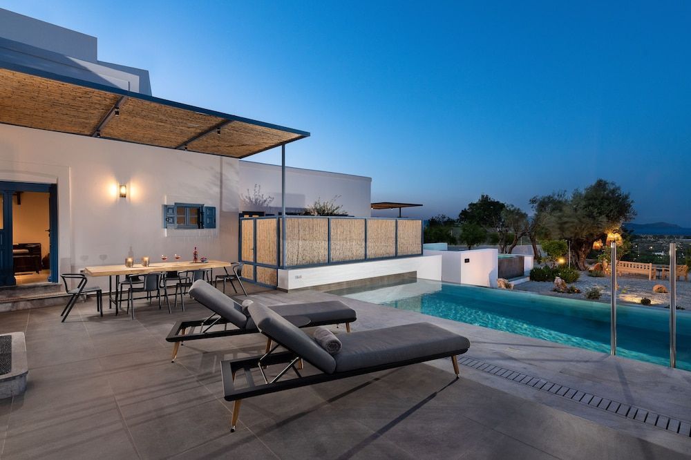 Kalathos Square luxury suites 2