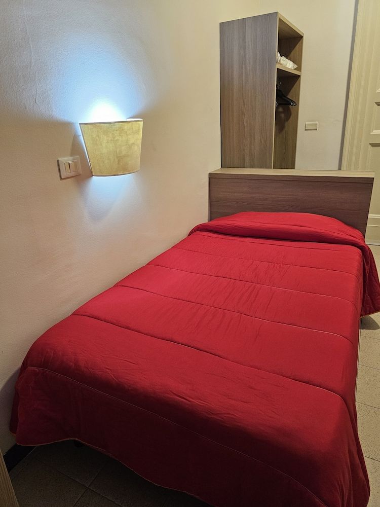 ETNEA ROYAL SUITES 2