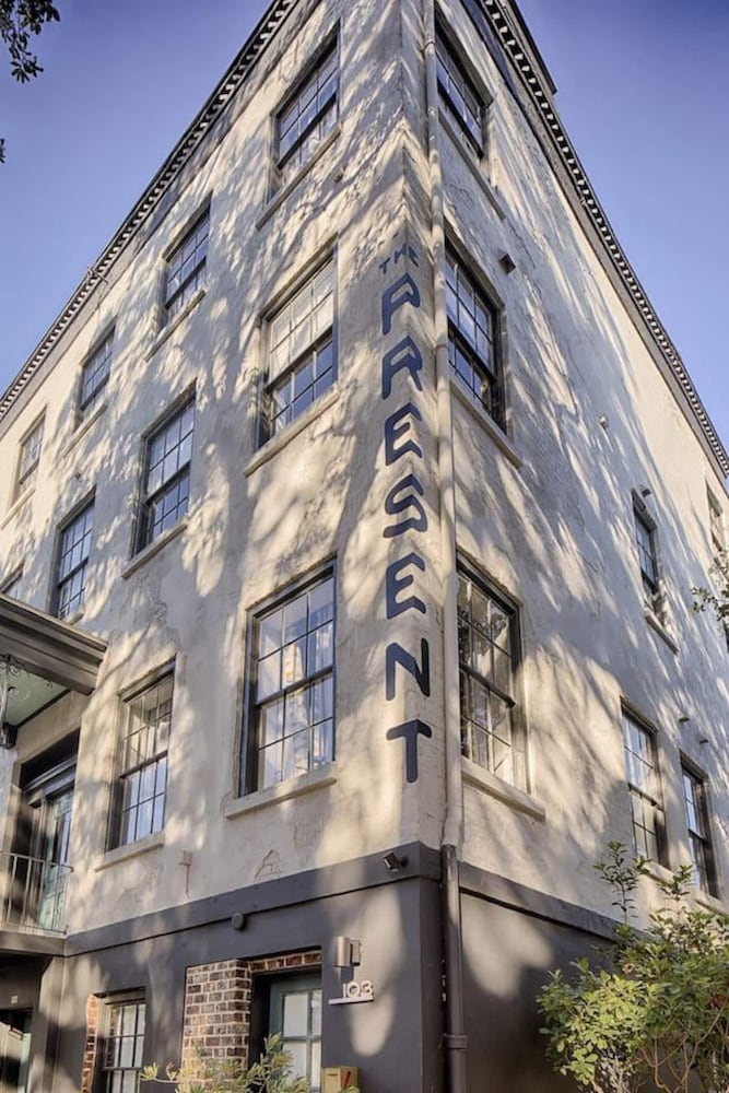 The Present Hotel 1