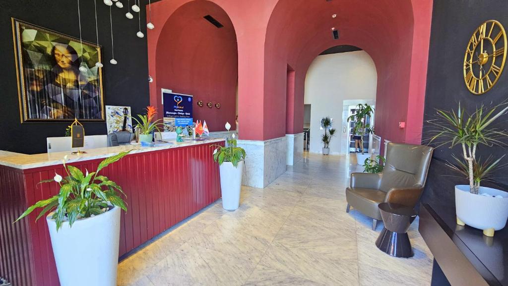 Royalis Suites 2