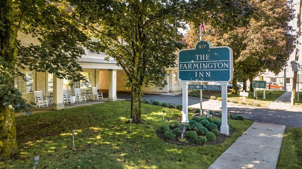 The Farmington Inn and Suites 1