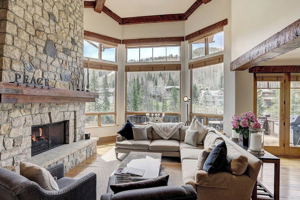 Legendary Lodging at the Ritz Carlton Residences Vail, A Vail Resorts Property 1