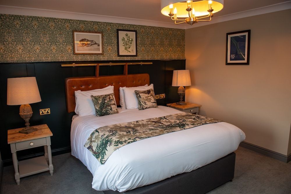 The Red Lion Inn by Chef & Brewer Collection 1