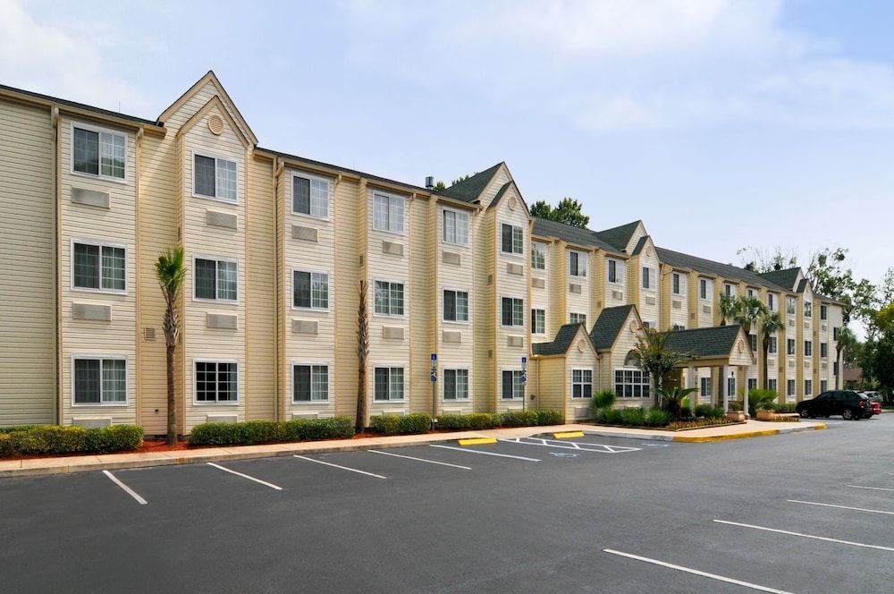Hometown Inn & Suites Jacksonville - Butler Blvd./Southpoint 1