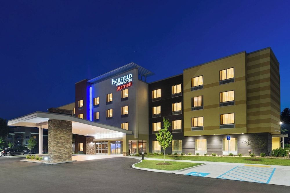 Fairfield Inn & Suites by Marriott Belle Vernon 1