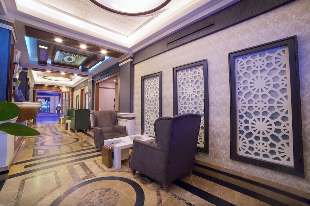 Weingart Black Tulip Hotel 2