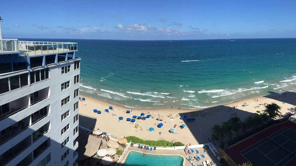 Ocean Manor Beach Resort 1