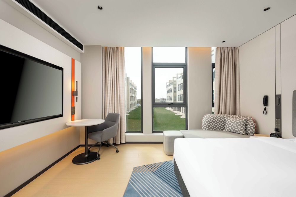 Holiday Inn Express Shanghai PVG Airport Zhuqiao - Free shuttle bus to Pudong Airport and Disneyland 2
