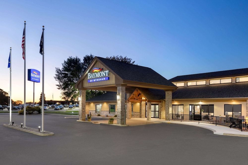 Baymont by Wyndham Owatonna 1