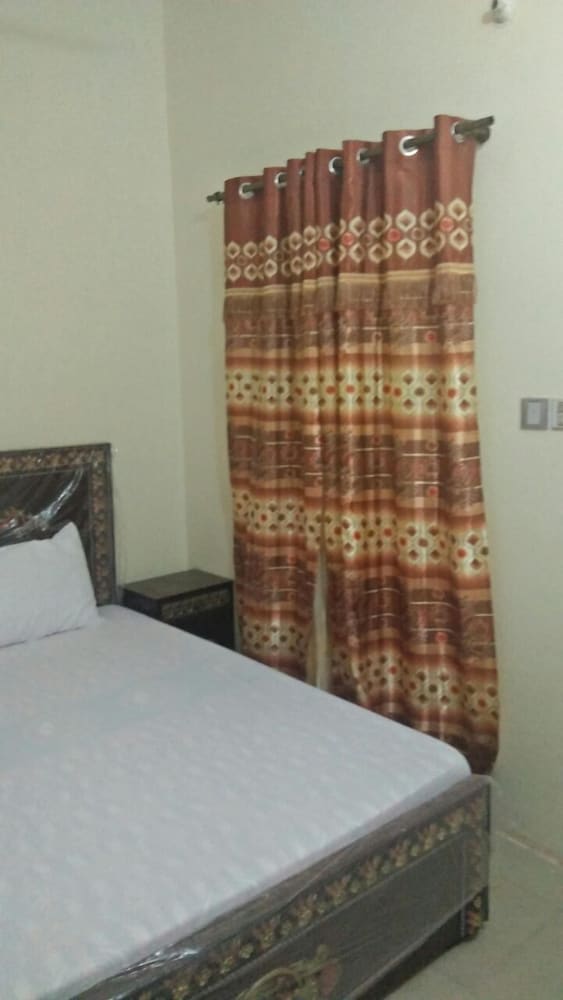 Queens Palace Hotel 2