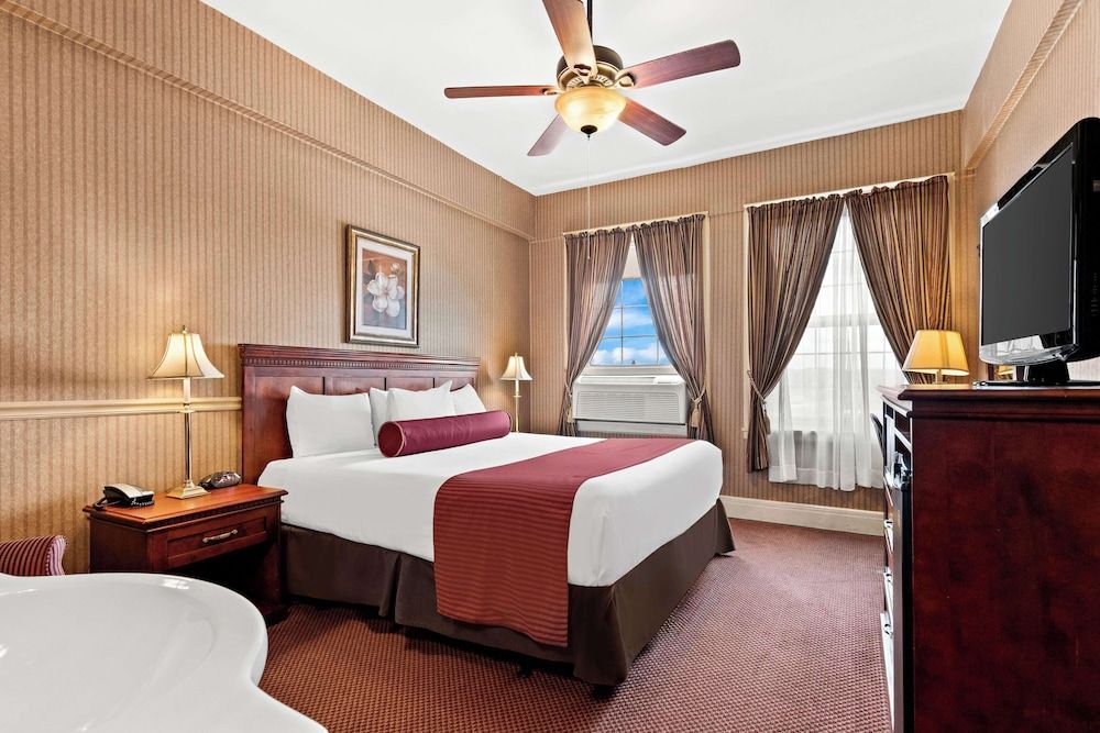 Genetti Hotel, SureStay Collection by Best Western 1