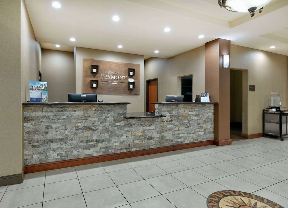Baymont Inn & Suites by Wyndham Glen Rose 2