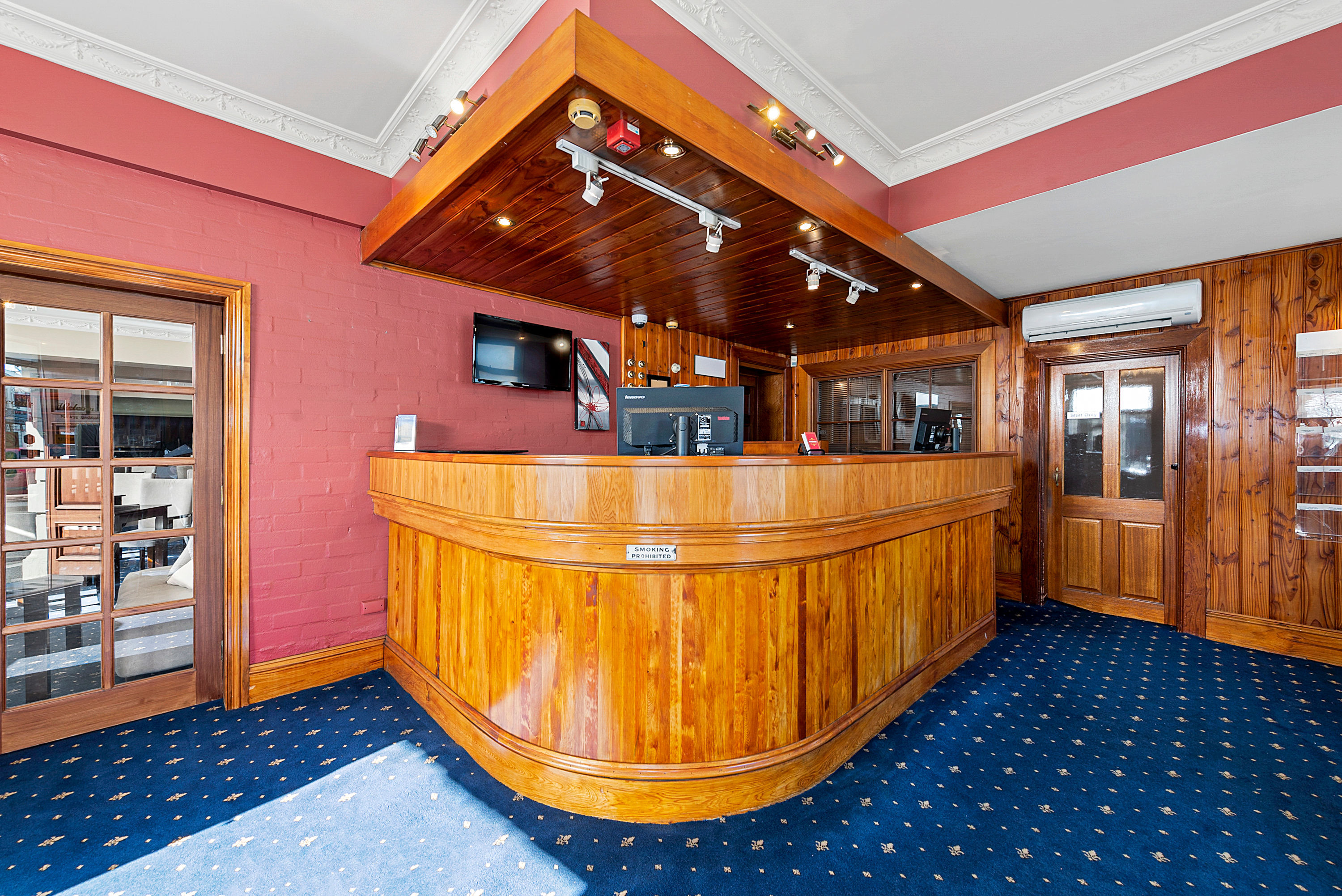 The Grand Hotel Launceston 1