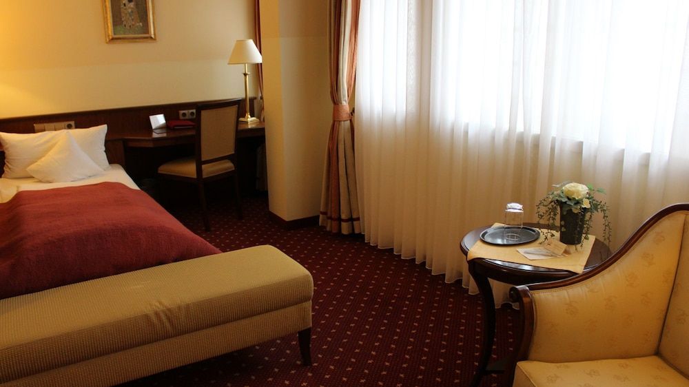Landhotel Zum Hessenpark 1