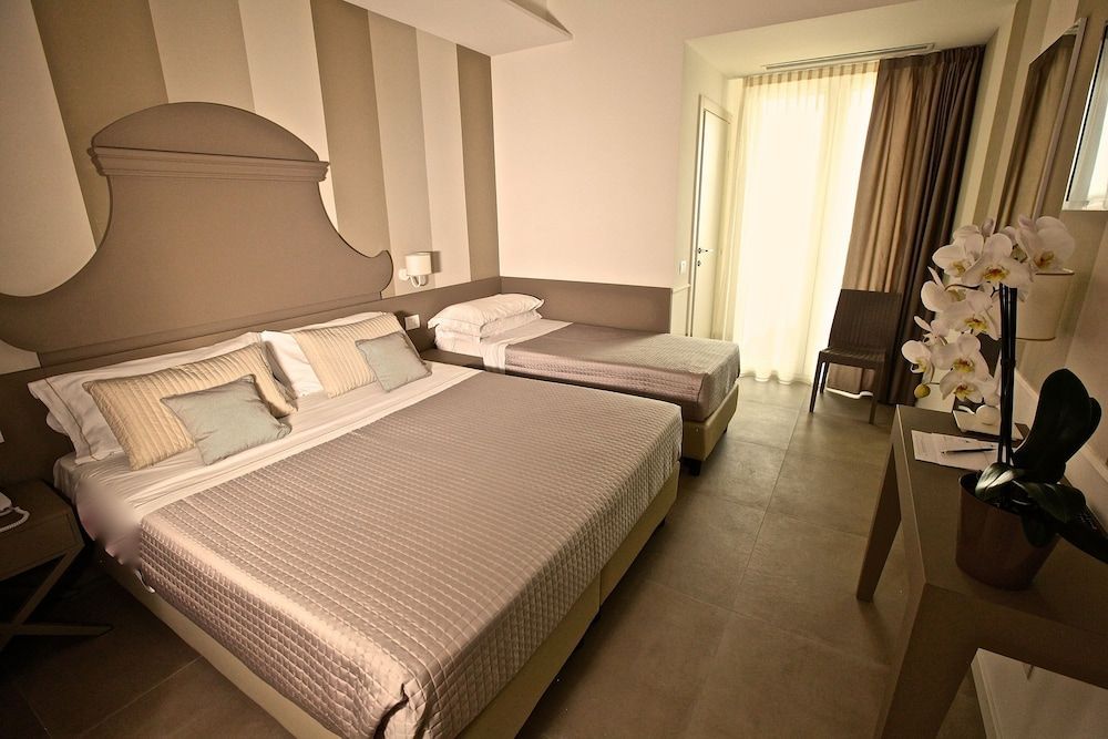 Hotel Ambassador 2