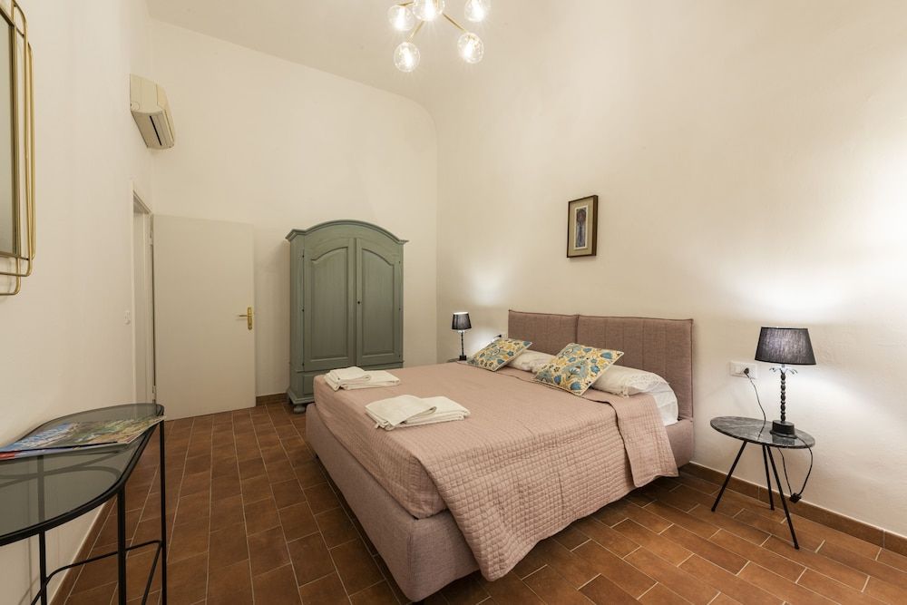 Santa Croce Palace by Mmega 2