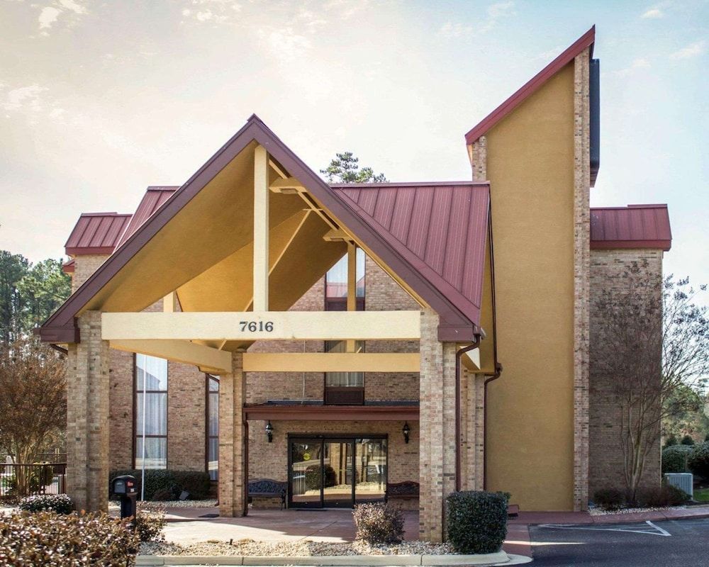 Comfort Inn & Suites Fuquay Varina 1