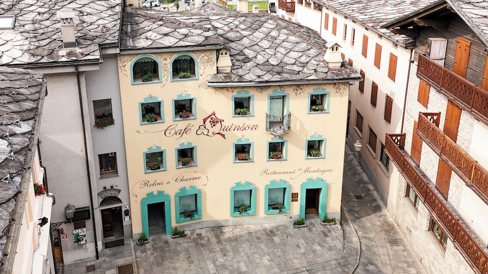 Café Quinson Relais de Charme 1