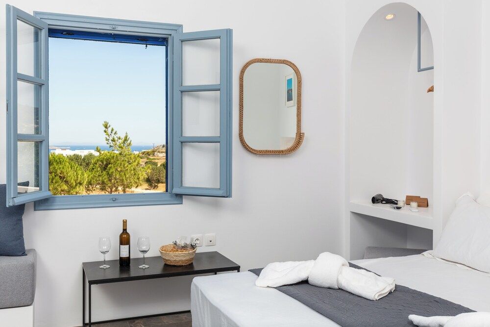 Aitheras Luxury Suites 2