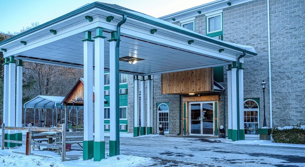 Westgate Inn 1