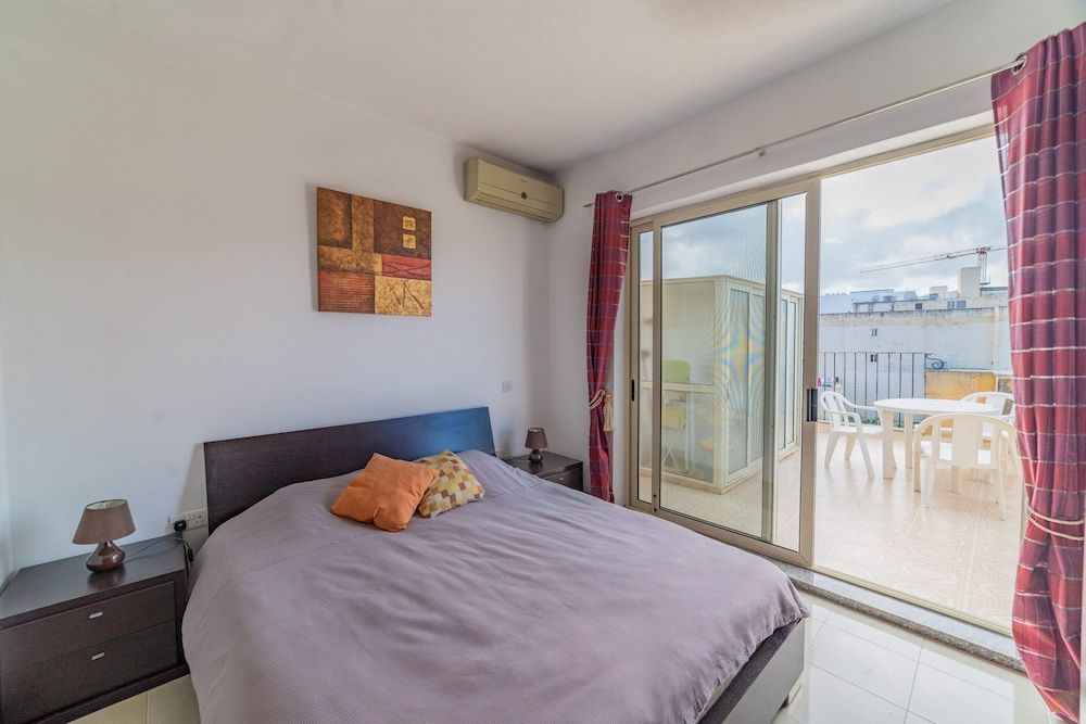 Amazing Views of Spinola Bay in Heart of St.julians 1