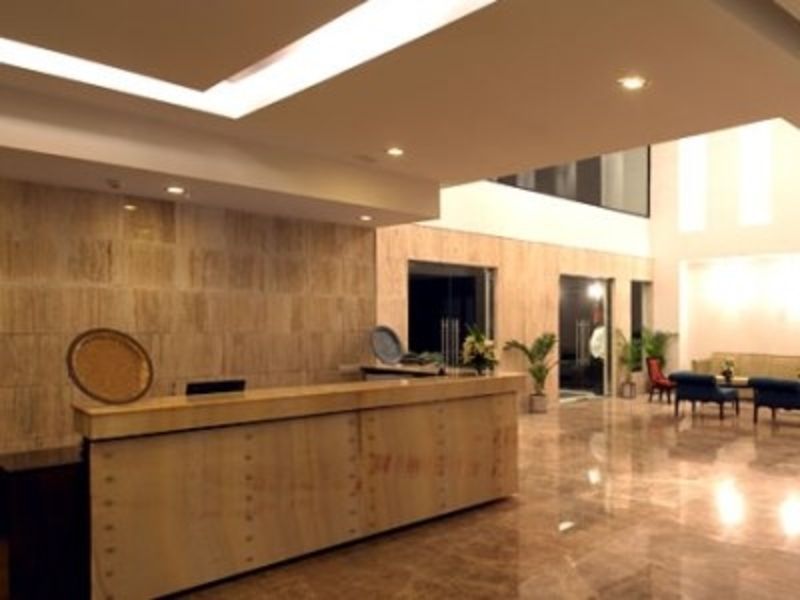 Paradise Hotels & Resorts 2
