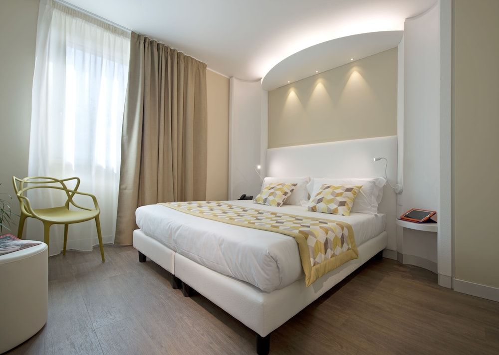 Ark Hotel 1